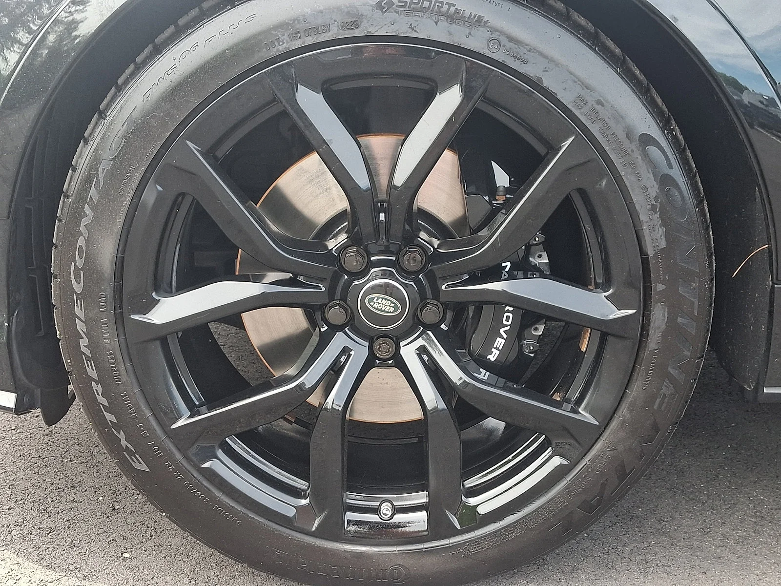 Used 2020 Black Land Rover SVR image 9