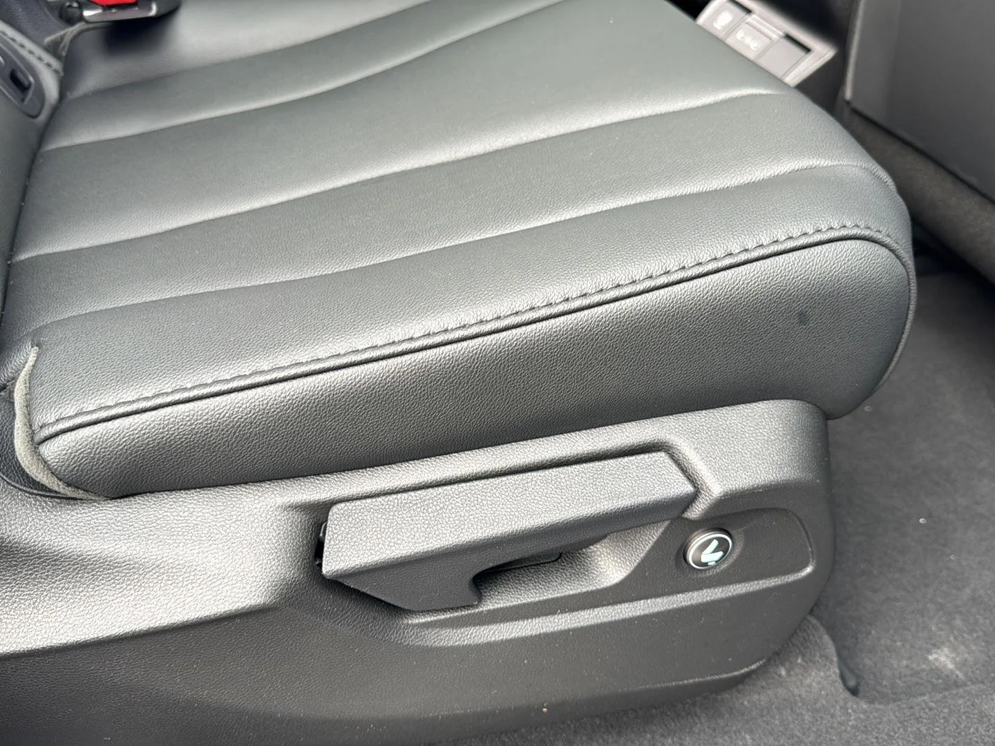 New 2026 Solar Silver Metallic Acura SH-AWD image 23