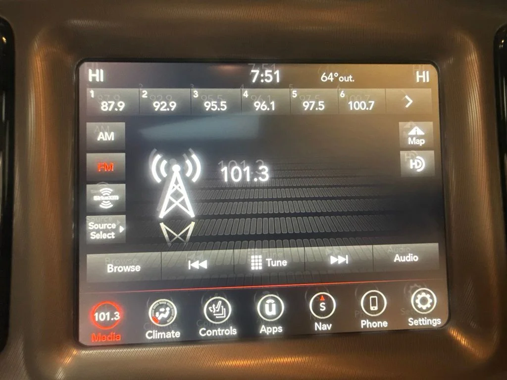 Used 2023 Triple Nickel Clearcoat Dodge SXT image 20