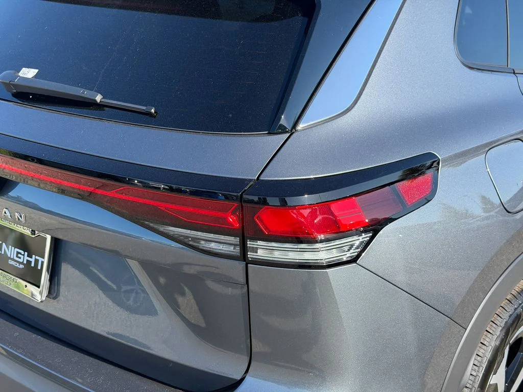 New 2026 Platinum Gray Metallic Volkswagen 2.0T SE image 6