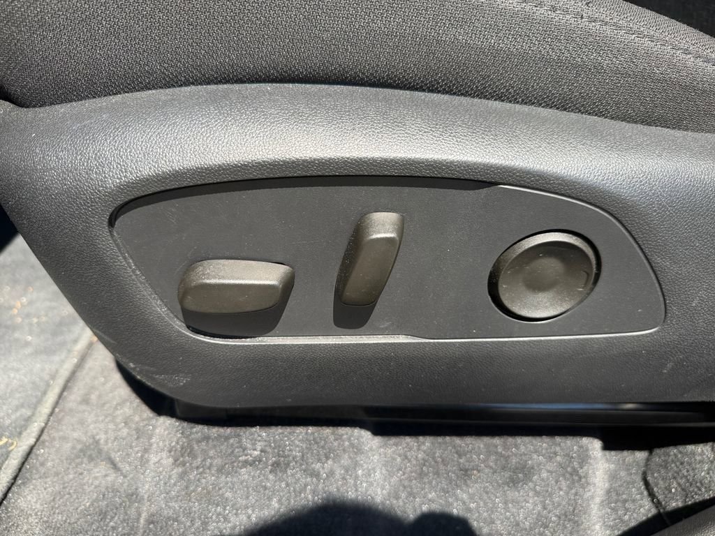 Used 2025 Black GMC Elevation image 27