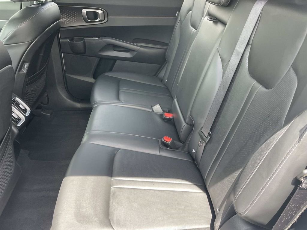 2025 Kia Sorento S - Photo 27