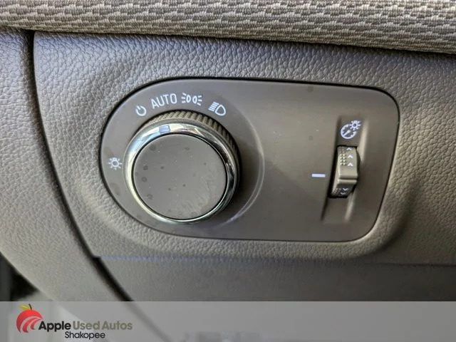 Used 2018 White Chevrolet LT image 26