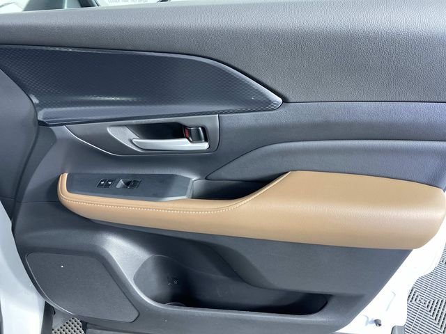 Used 2025 Beige Toyota MAX Platinum image 27
