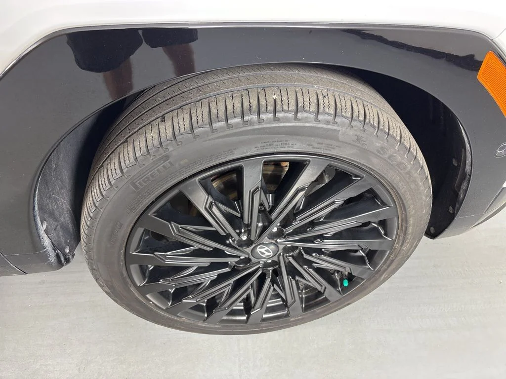 Used 2025 White Hyundai Calligraphy image 11