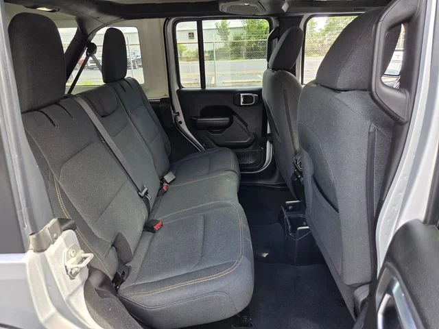 Used 2024 Silver Jeep Sport S image 14