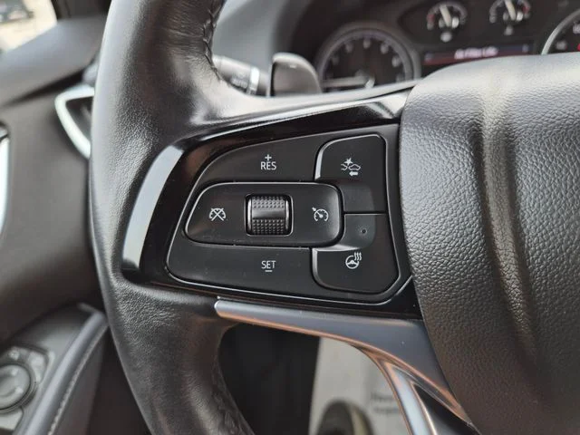 Used 2023 Black Buick Essence image 21