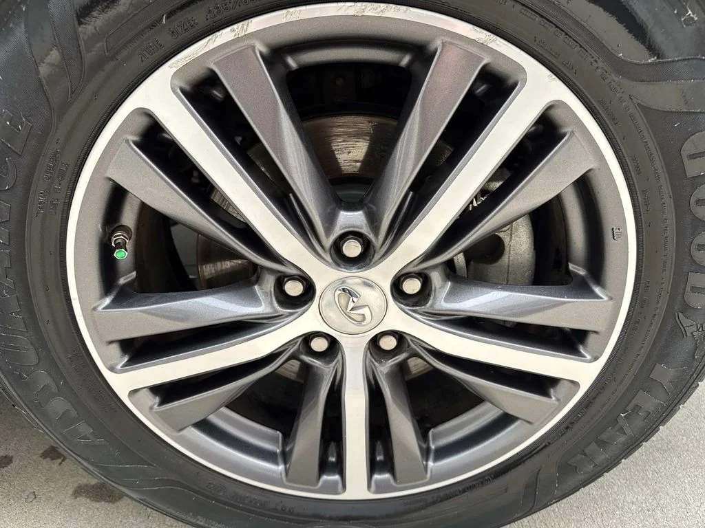 Used 2019 Black INFINITI PURE image 9