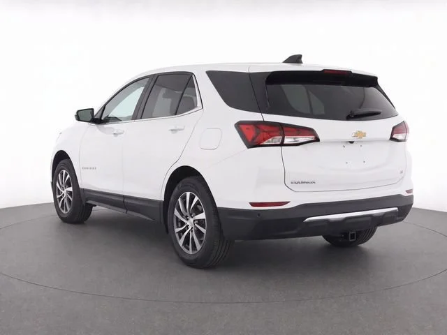 Used 2022 SUMMIT WHITE Chevrolet LT image 4