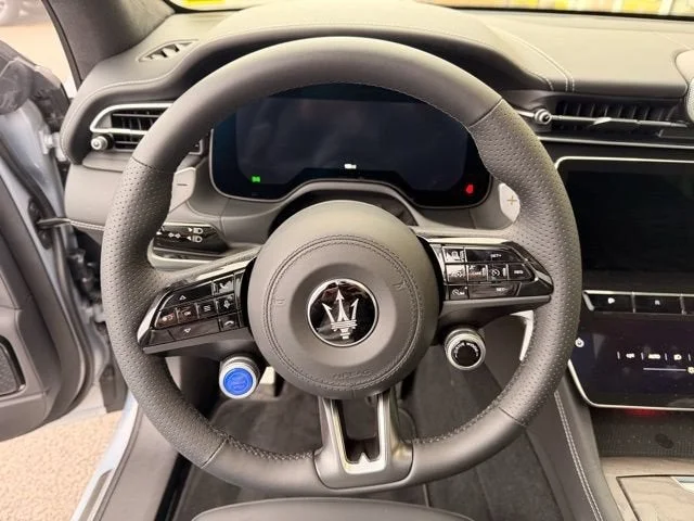 Used 2025 White Maserati Modena image 13