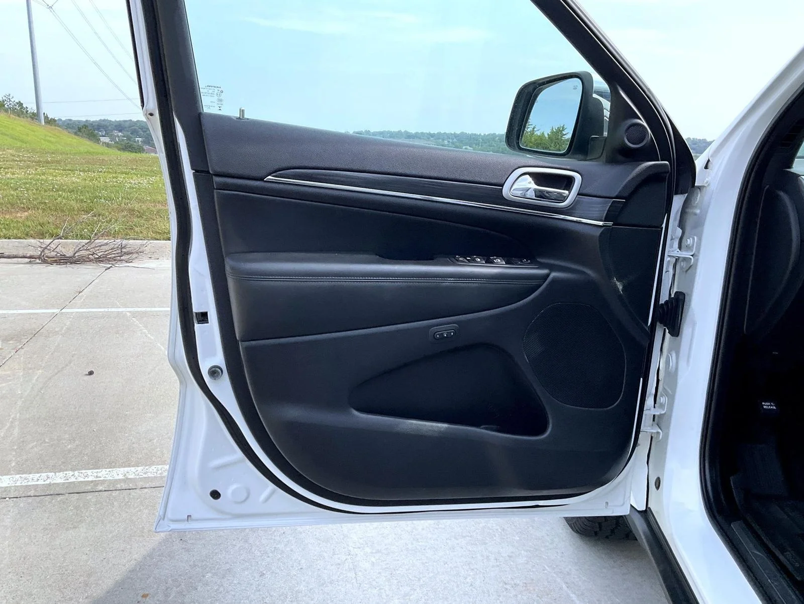 Used 2020 White Jeep Limited image 10