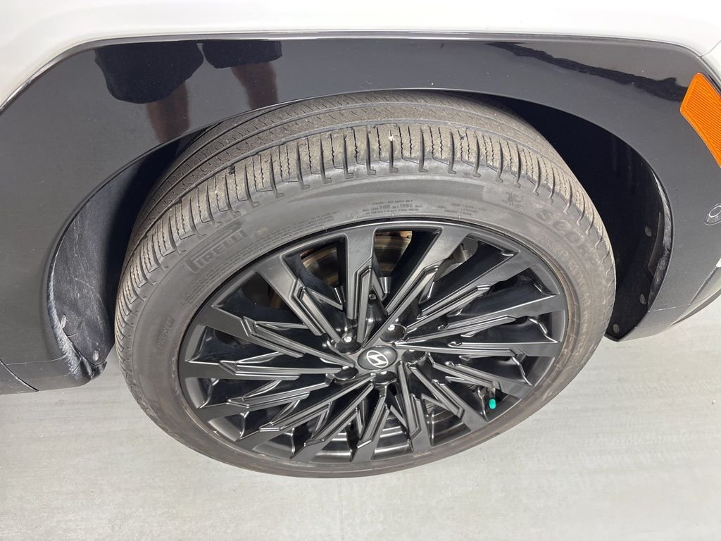 Used 2025 White Hyundai Calligraphy image 11