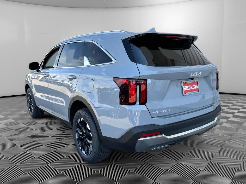 New 2026 Wolf Gray Kia S image 6