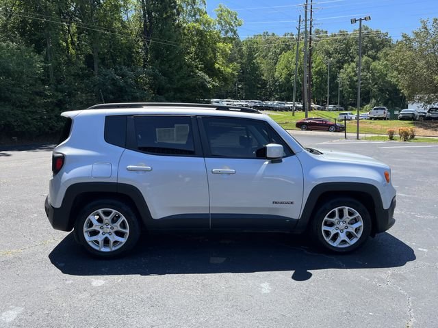 Used 2018 Glacier Metallic Jeep Latitude image 8