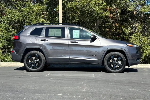 Used 2016 Gray Jeep High Altitude image 3