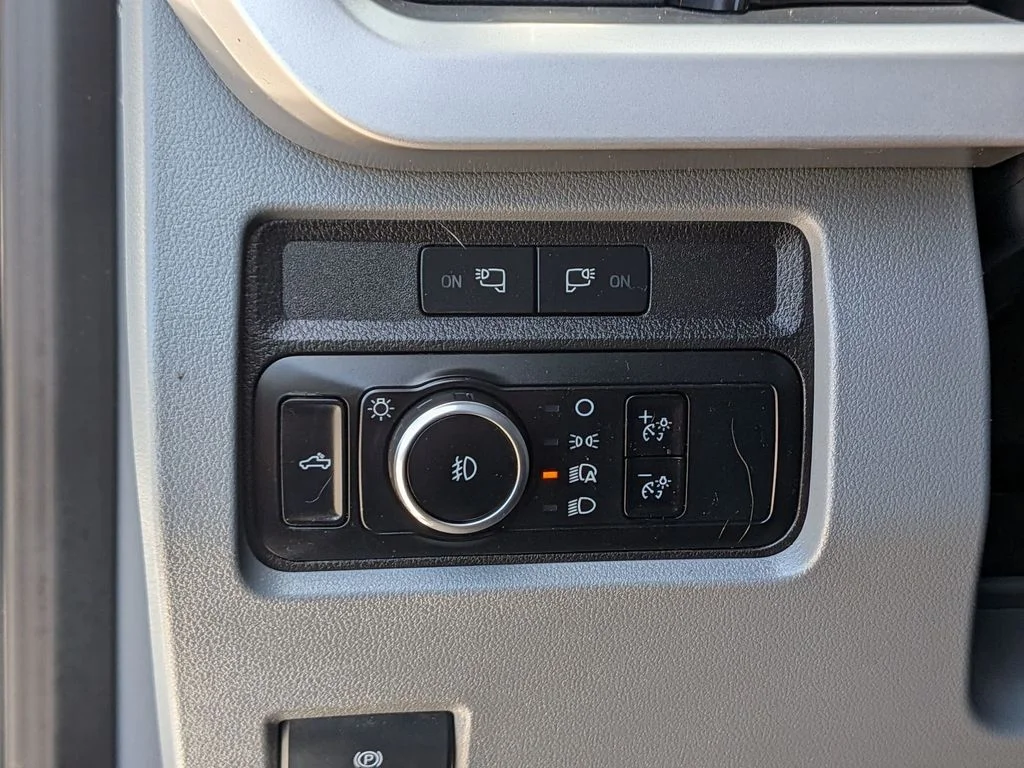 Used 2024 White Ford XLT image 17
