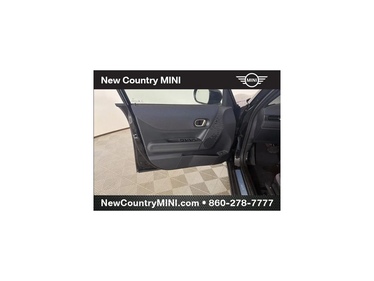 New 2026 Midnight Black II Metallic MINI SIGNATURE PLUS image 12