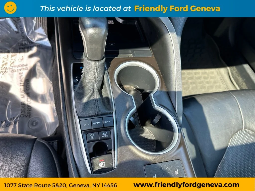 Used 2022 Midnight Black Metallic Toyota XLE image 15