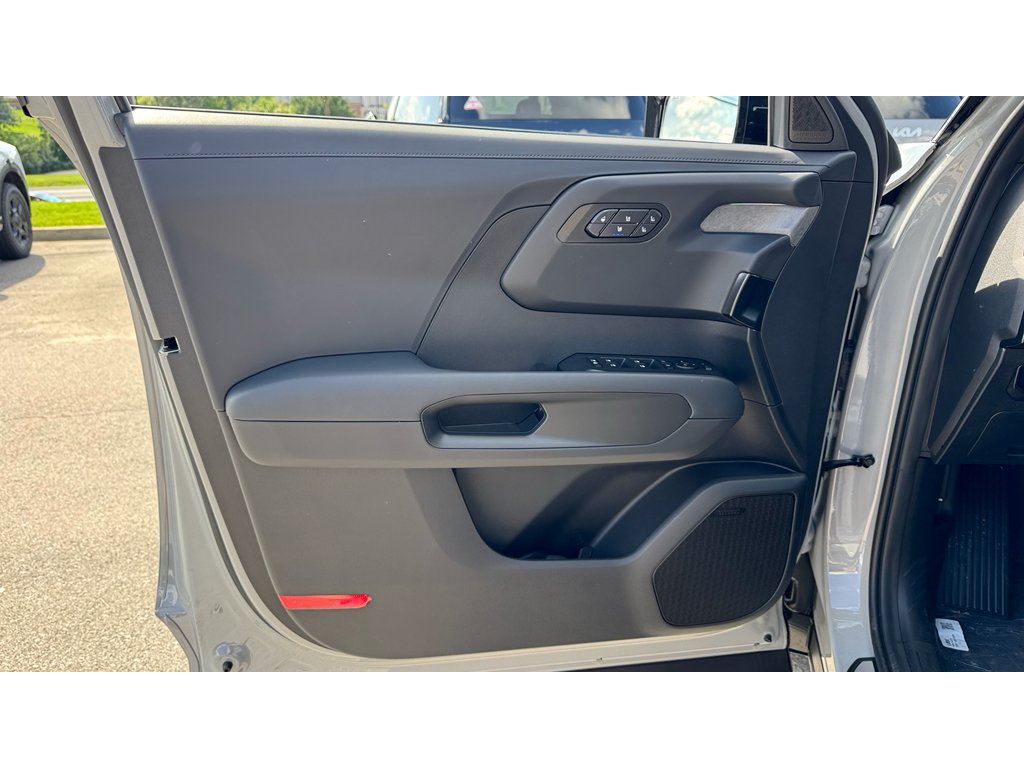 New 2027 Wolf Gray Kia X-LINE SX image 24
