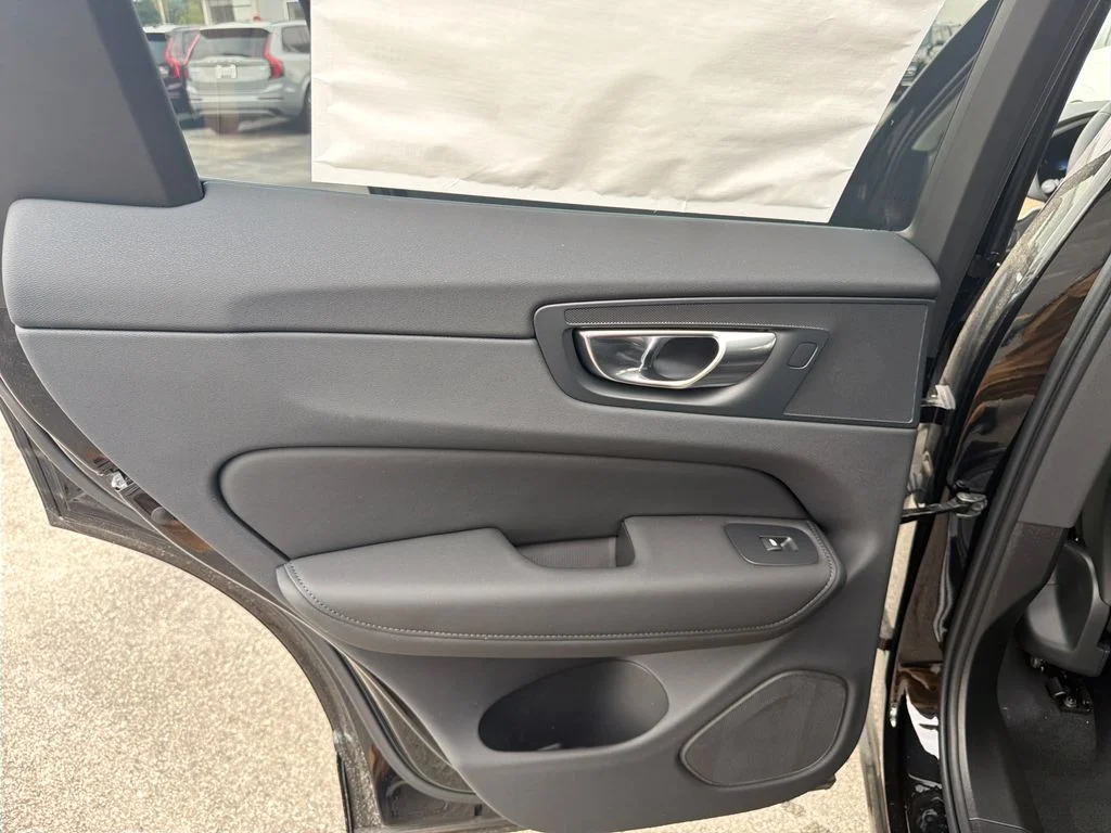 New 2026 Onyx Black Volvo Ultra image 13