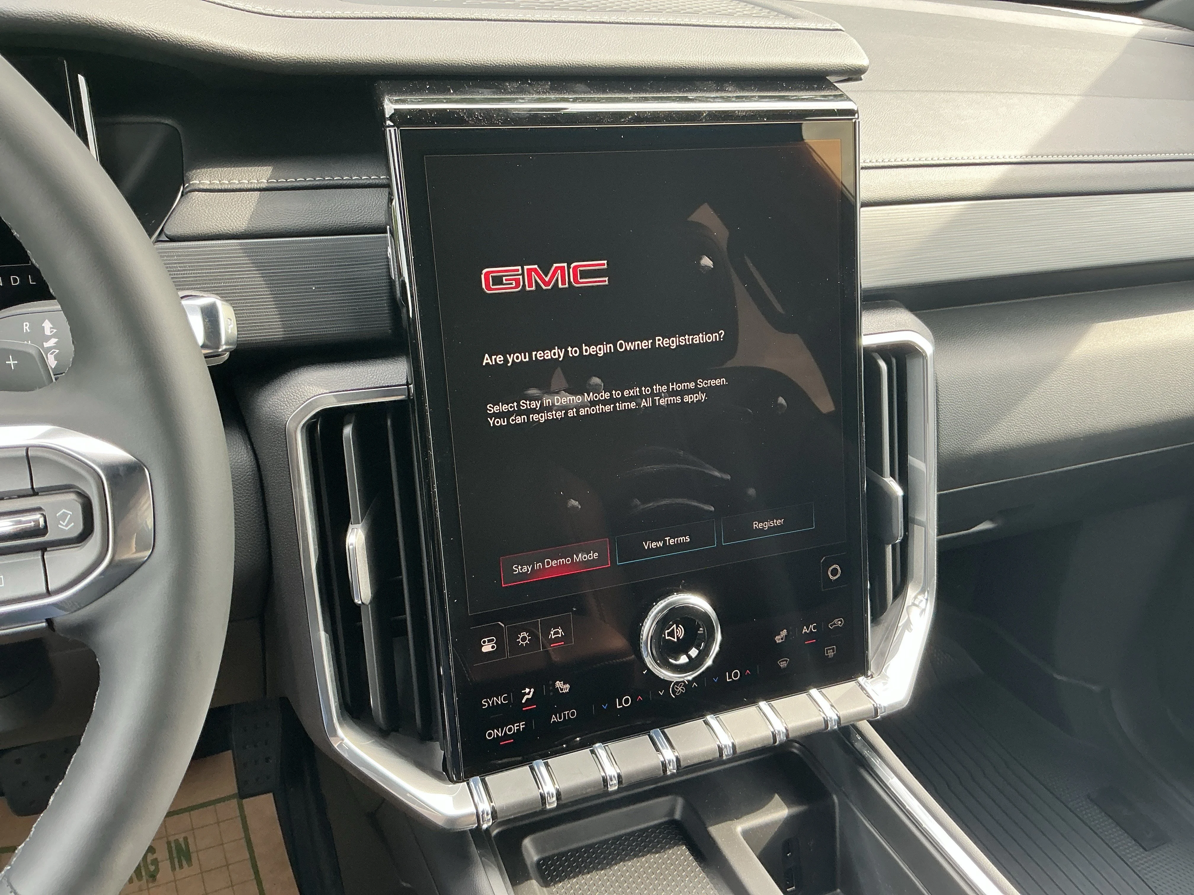 New 2026 Glacier White Tricoat GMC Elevation image 19