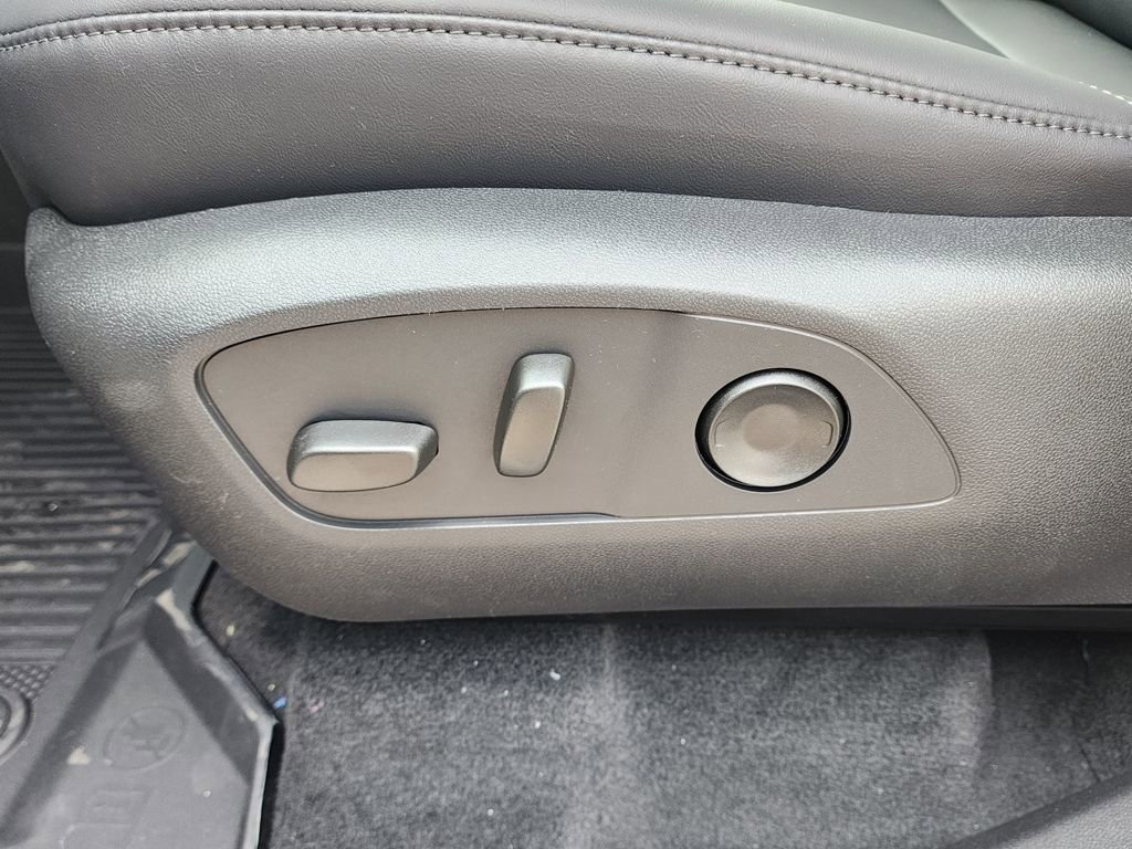 2026 GMC Acadia Elevation - Photo 17