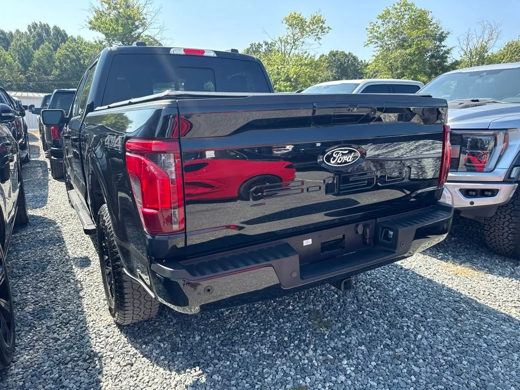 Used 2024 Black Ford XLT image 4