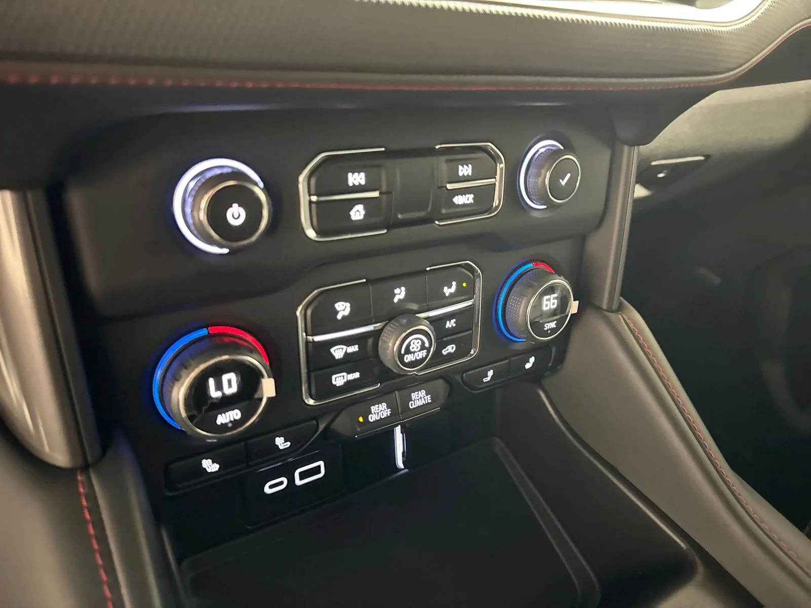 Used 2022 Summit White Chevrolet RST image 19
