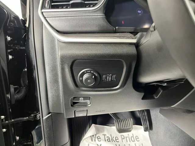 Used 2023 Black Jeep Limited image 15