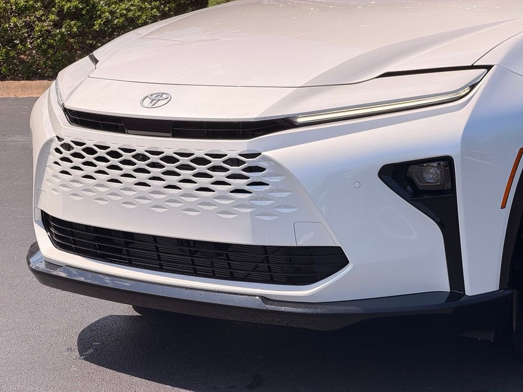 New 2026 Oxygen White Toyota Limited image 7