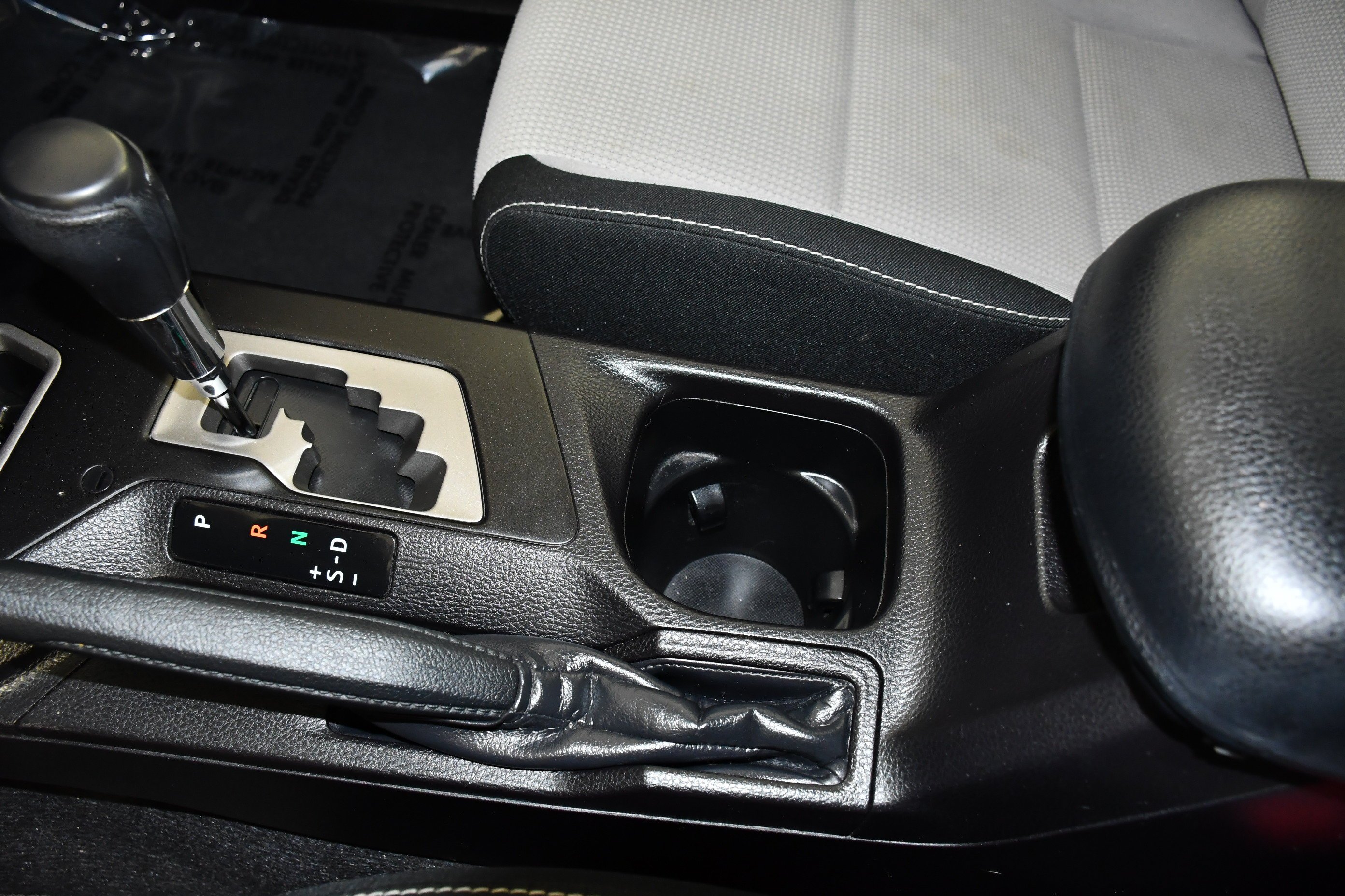 Used 2016 Black Toyota XLE image 30