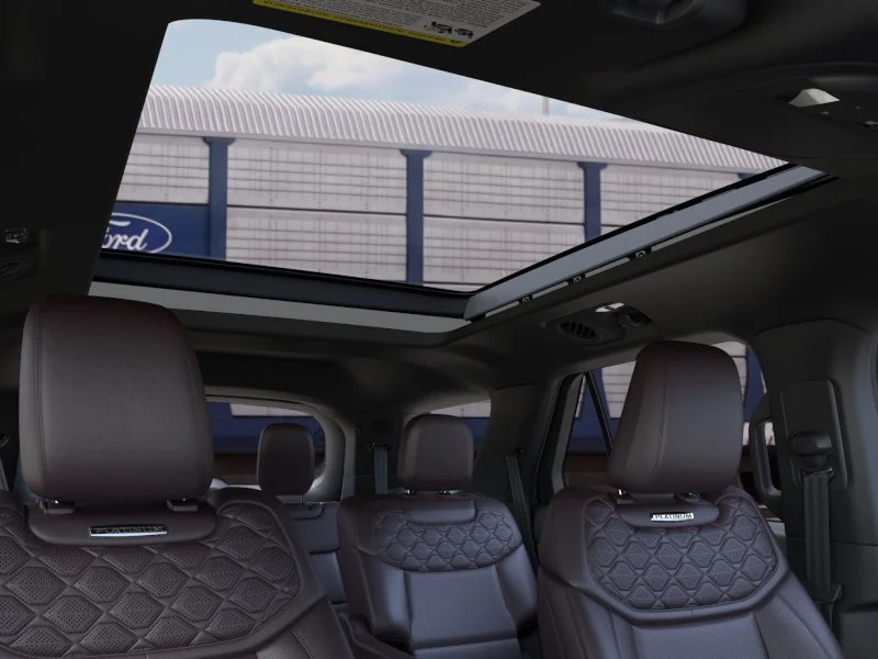 New 2026 Star White Metallic Tri-Coat Ford Platinum™ image 22
