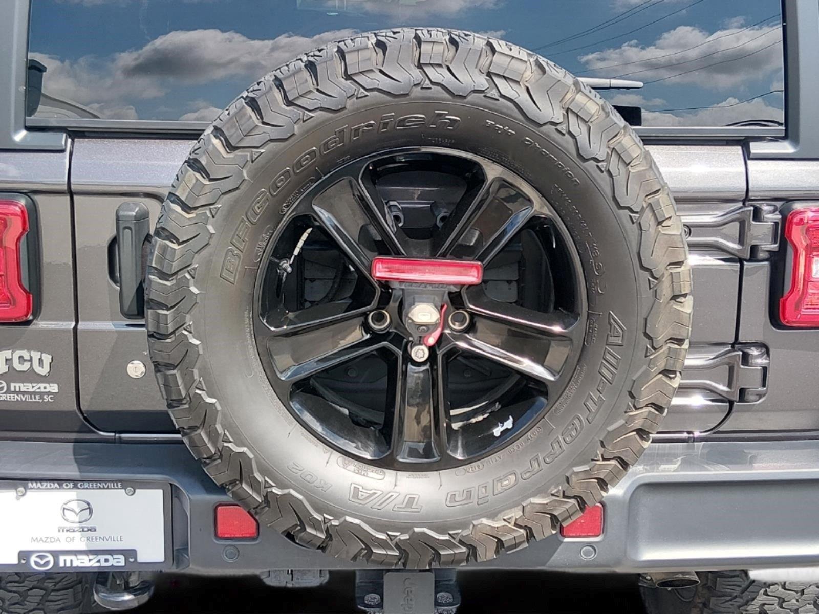 Used 2020 Granite Crystal Metallic Clearcoat Jeep Sport Altitude image 21