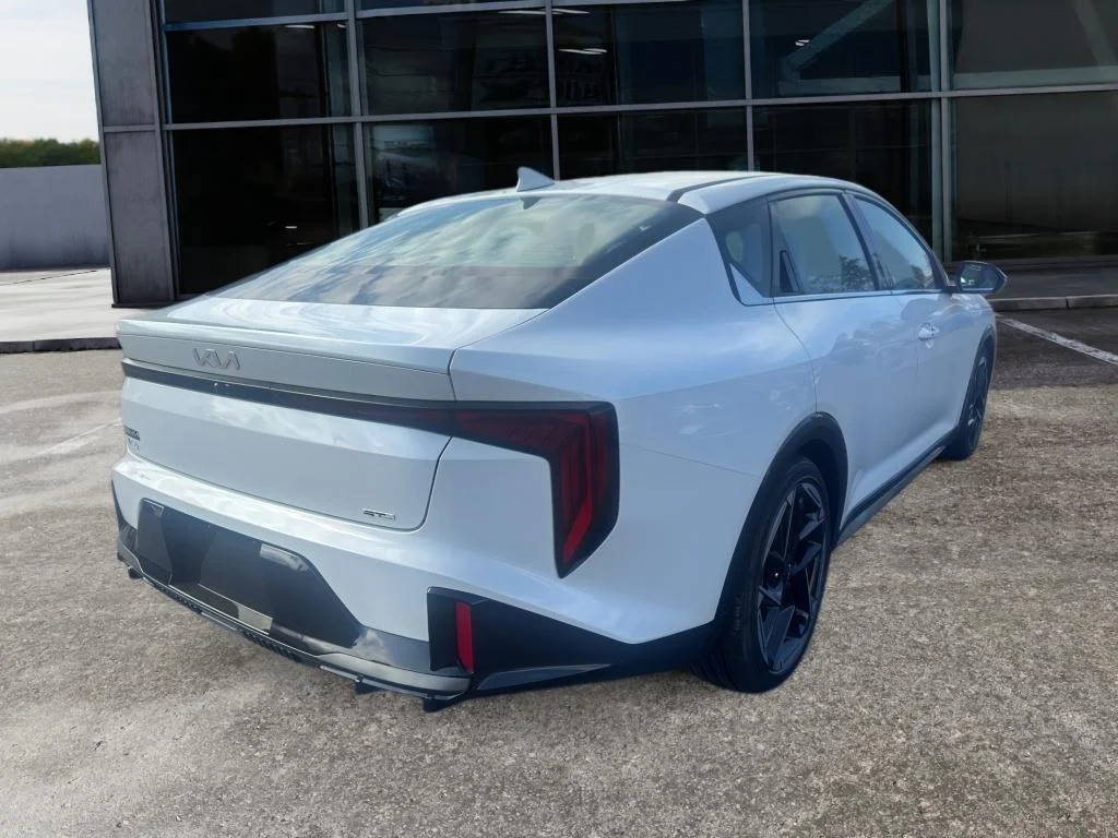 New 2026 Snow White Pearl Kia GT-Line image 5