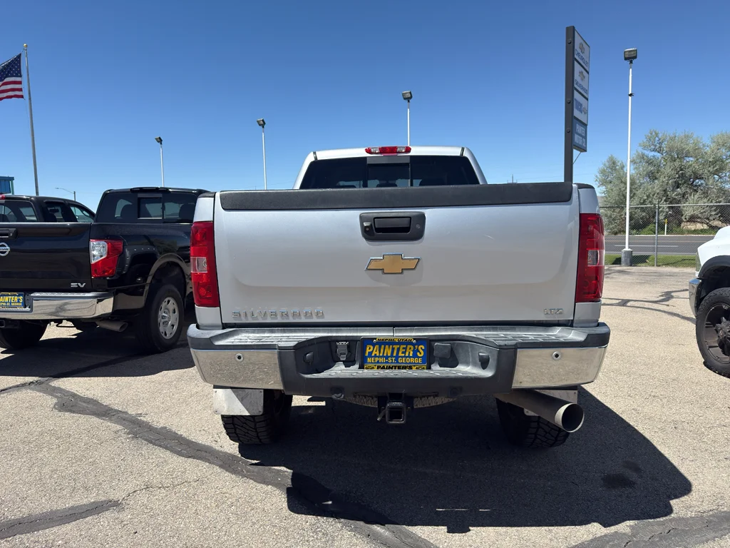 Used 2010 SHEER SILVER METALLIC Chevrolet LTZ image 20