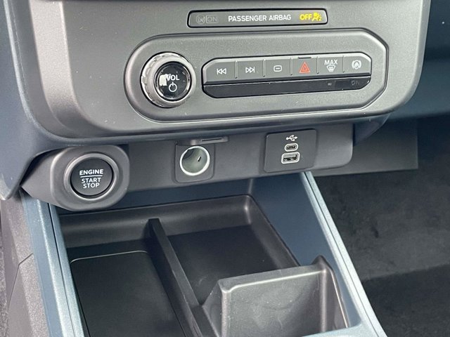New 2026 Space White Metallic Ford XLT image 38
