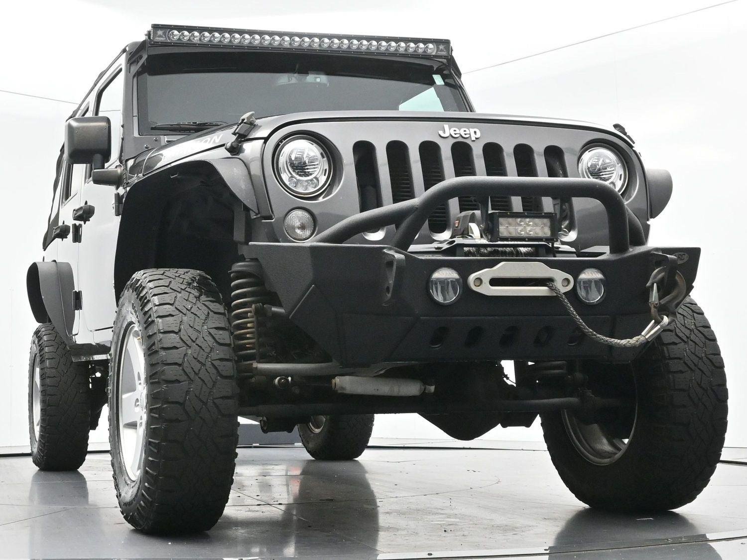 Used 2017 Granite Crystal Metallic Clearcoat Jeep Rubicon image 39