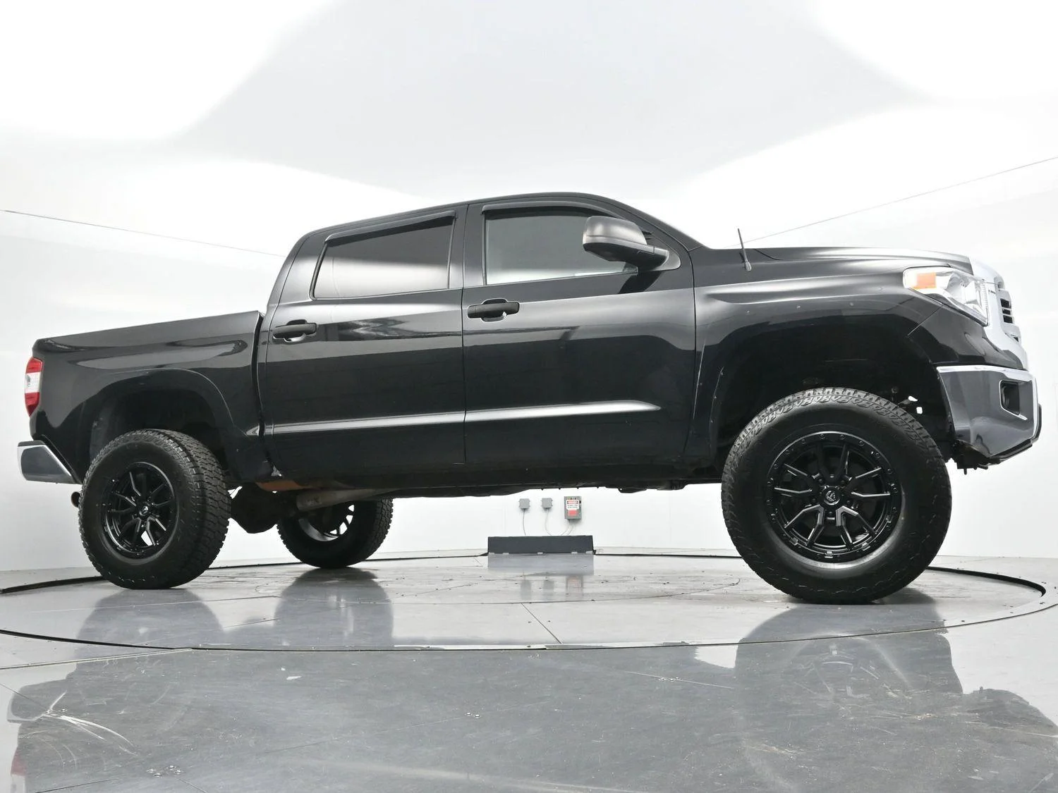Used 2017 Black Toyota SR5 image 42