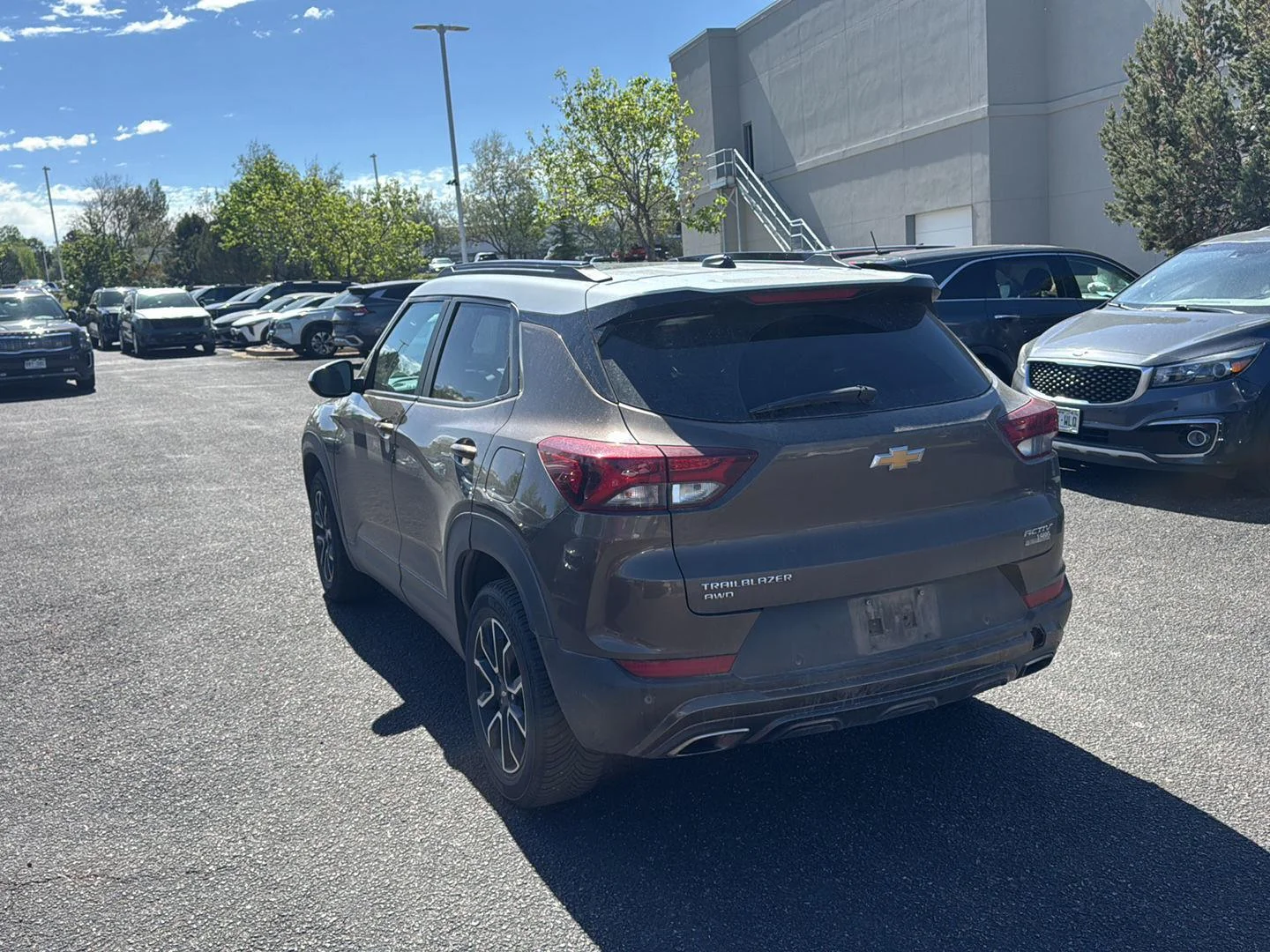 Used 2022 Zeus Bronze Metallic Chevrolet ACTIV image 9