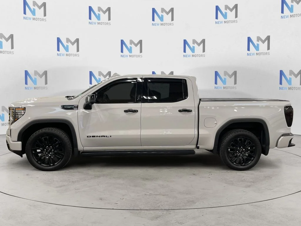 Used 2025 Titanium GMC Denali Ultimate image 2
