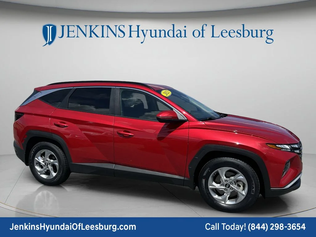 Used 2023 Red Hyundai SEL image 2