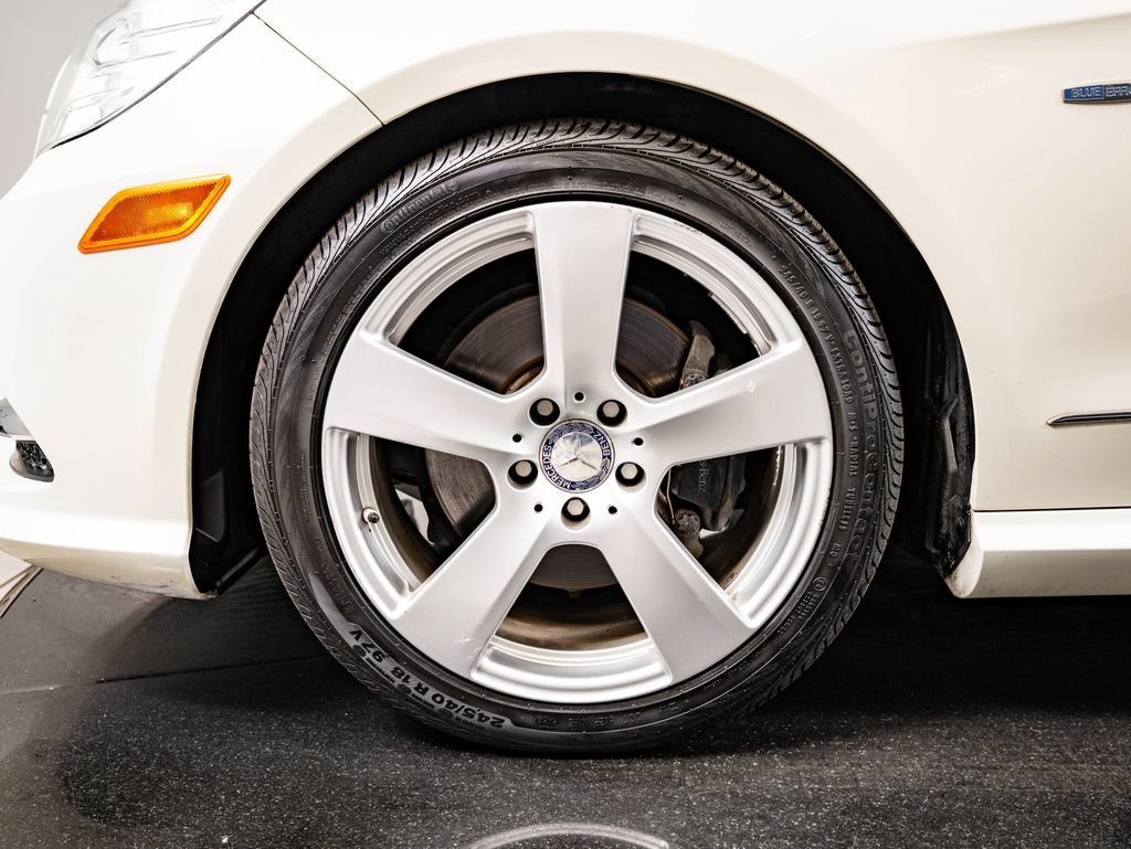 Used 2012 White Mercedes-Benz E 350 Luxury image 13