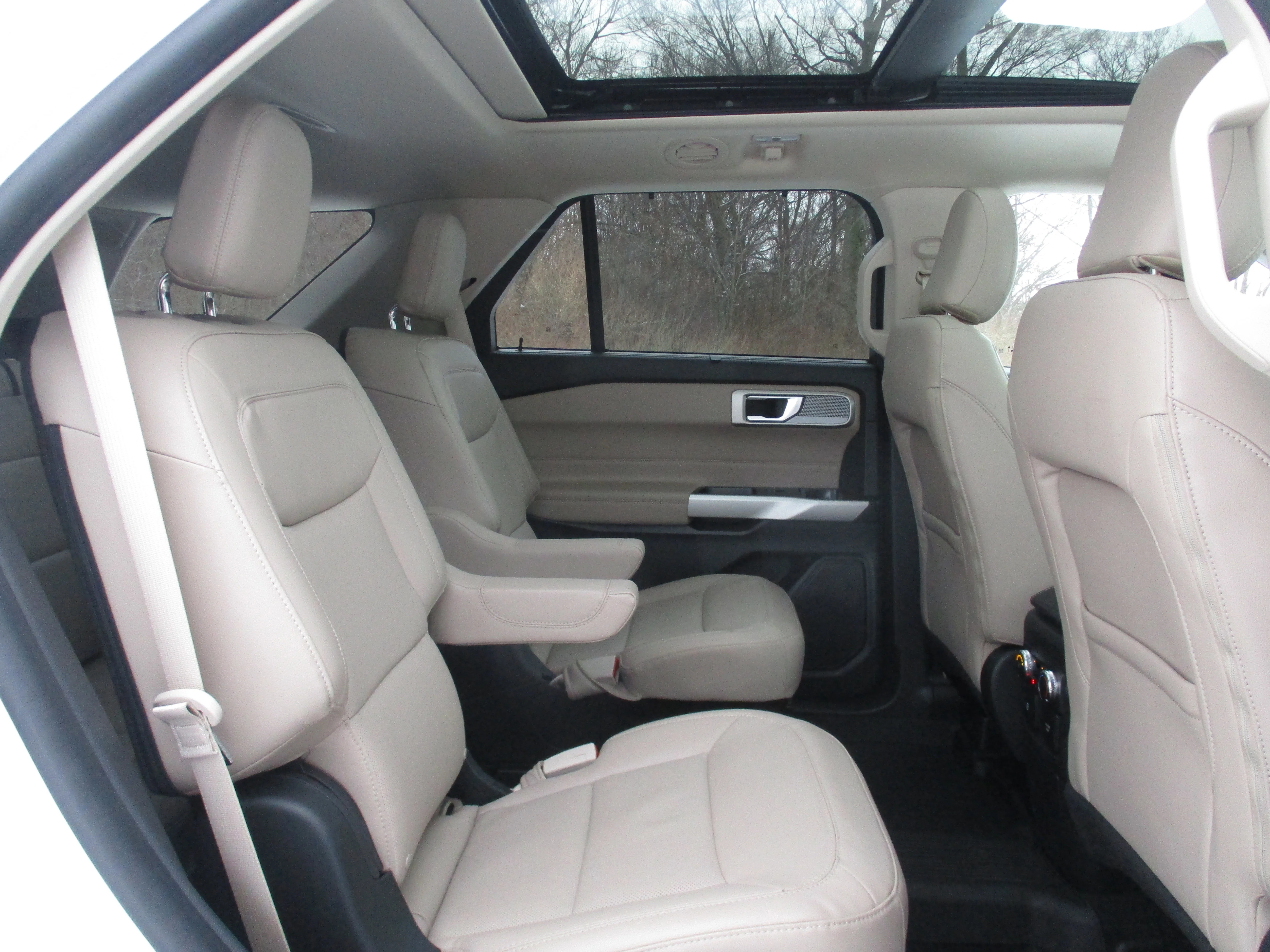 Used 2022 Star White Metallic Tri-Coat Ford Limited image 25