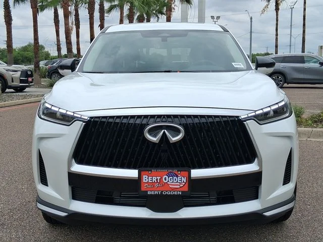 New 2027 RADIANT WHITE INFINITI Pure FWD image 2