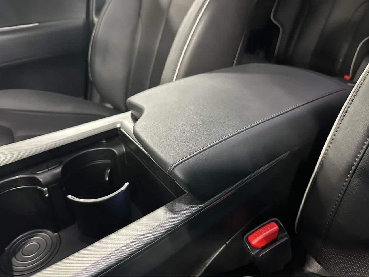 New 2025 Hyper White Hyundai XRT AWD image 31