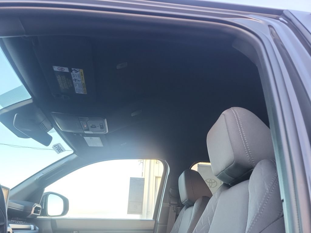 2025 Toyota Tacoma SR5 - Photo 22