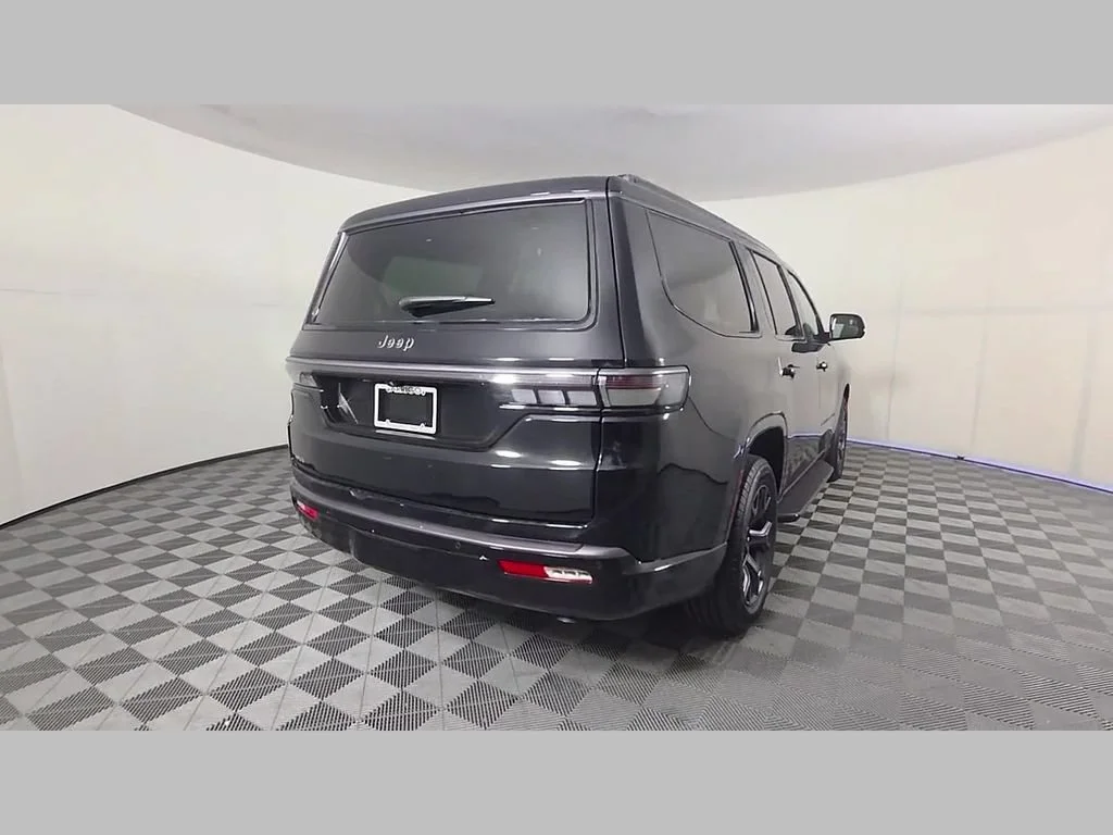 New 2026 High Gloss Black Exterior Paint Jeep Limited Altitude image 29
