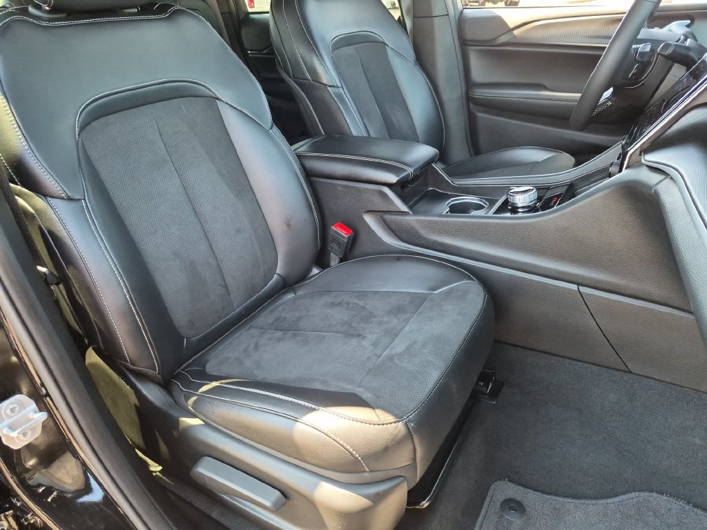 Used 2025 Black Jeep Altitude X image 26