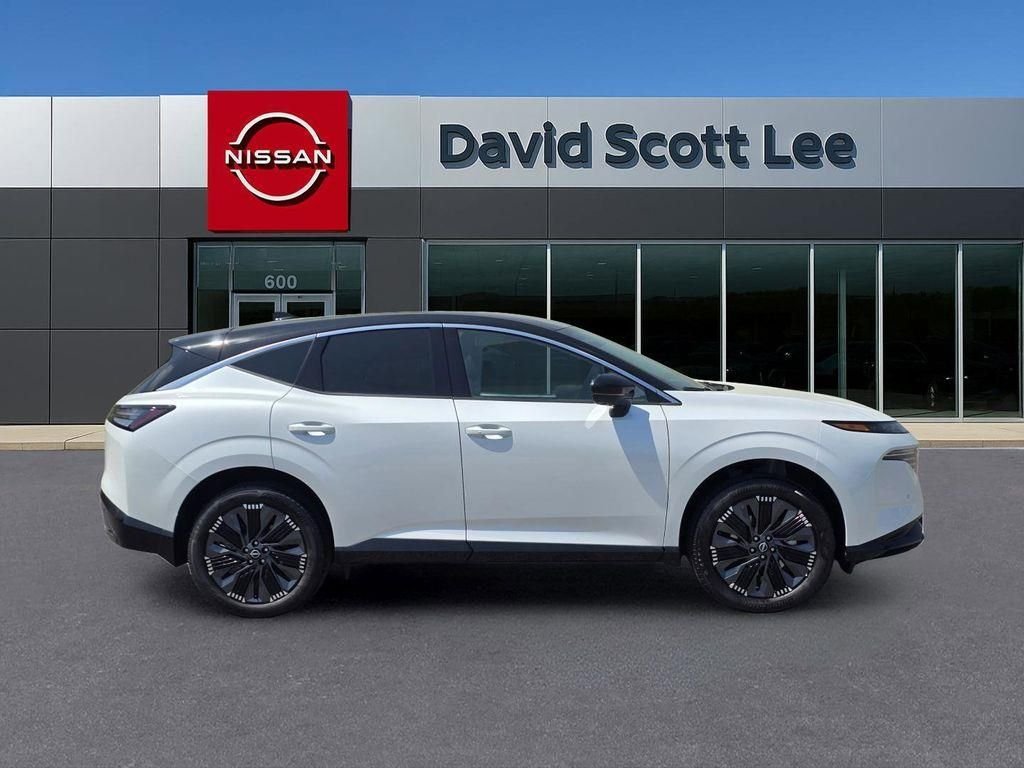 New 2026 White Nissan Platinum image 4