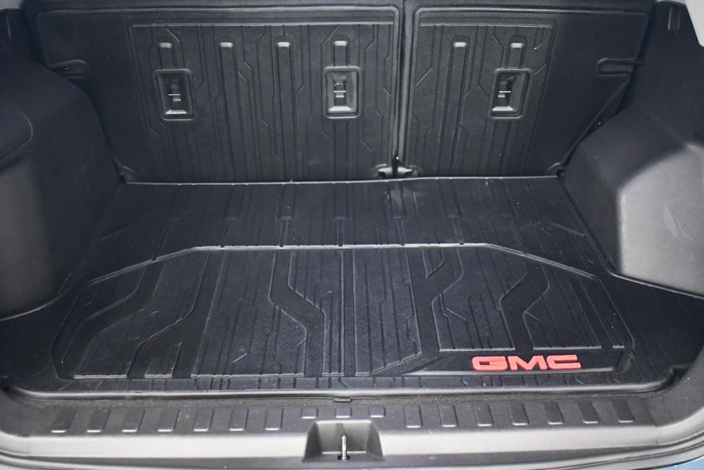 Used 2024 Downpour Metallic GMC SLE image 5